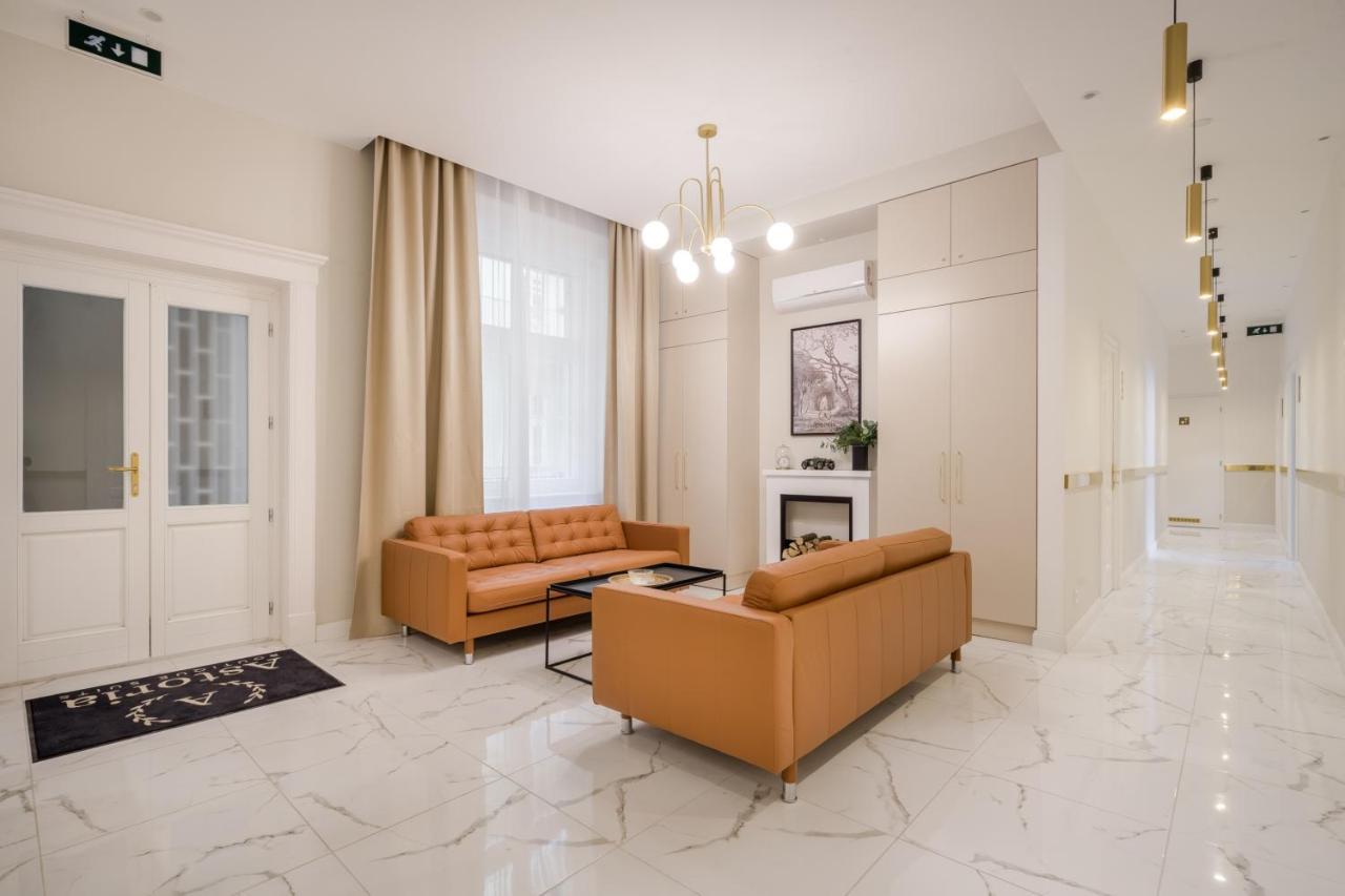 Astoria Boutique Suites- Best Location By Bqa Будапеща Екстериор снимка