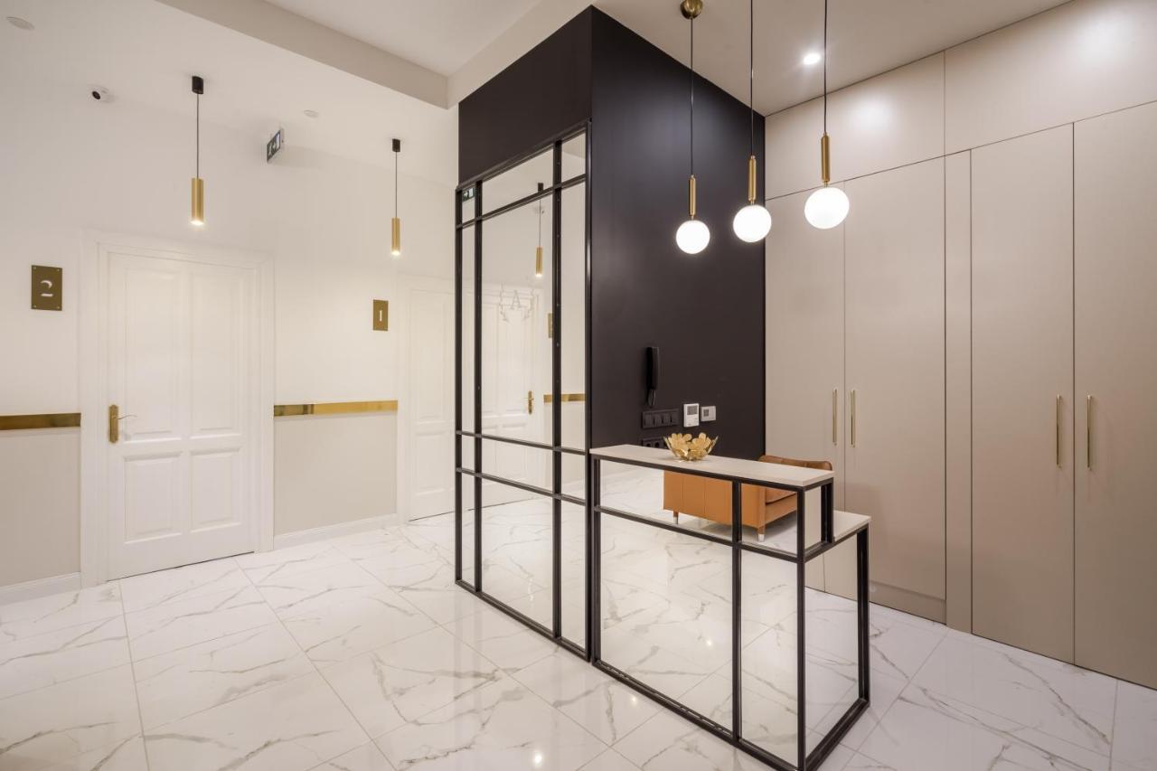 Astoria Boutique Suites- Best Location By Bqa Будапеща Екстериор снимка