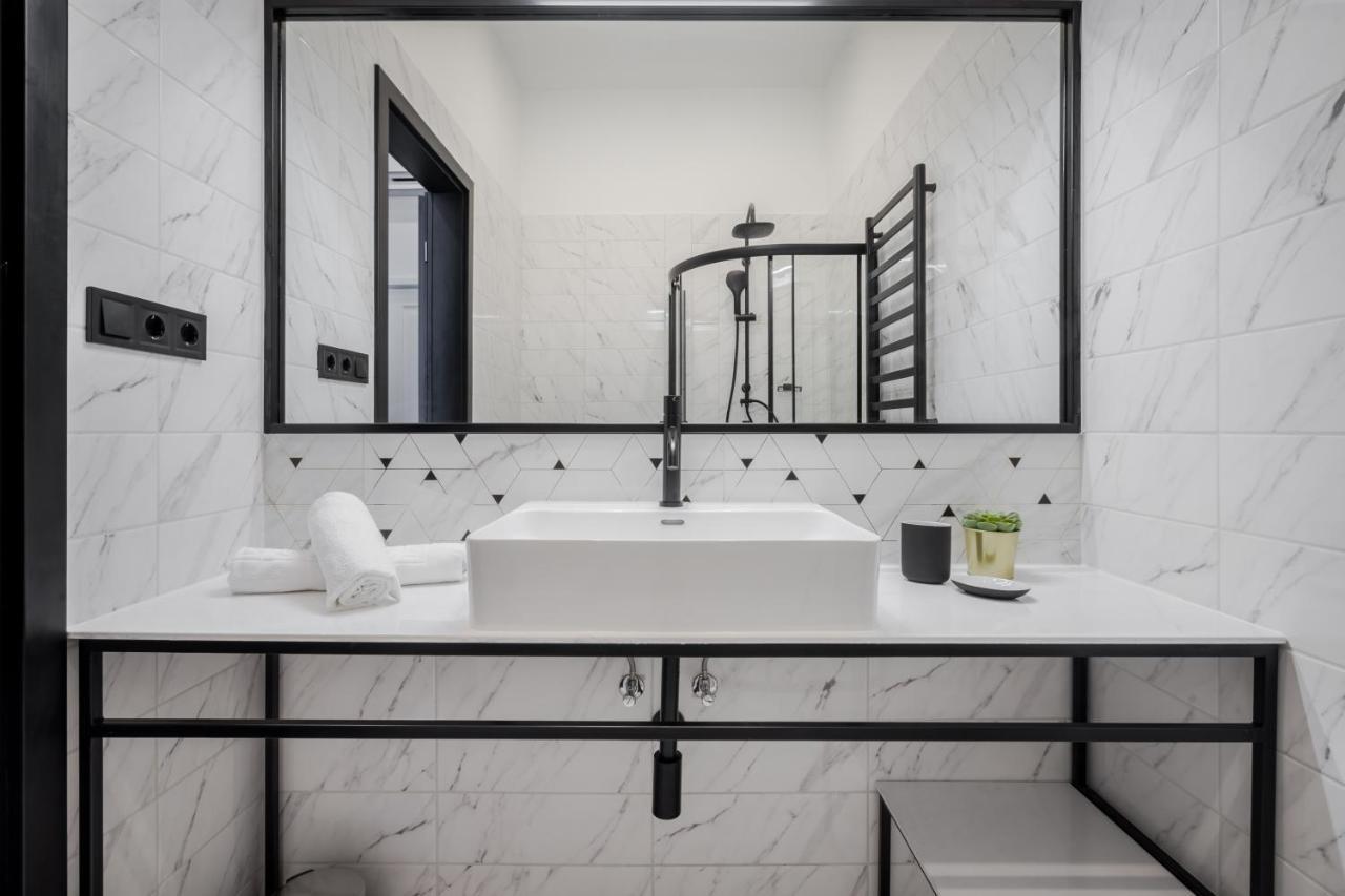 Astoria Boutique Suites- Best Location By Bqa Будапеща Екстериор снимка