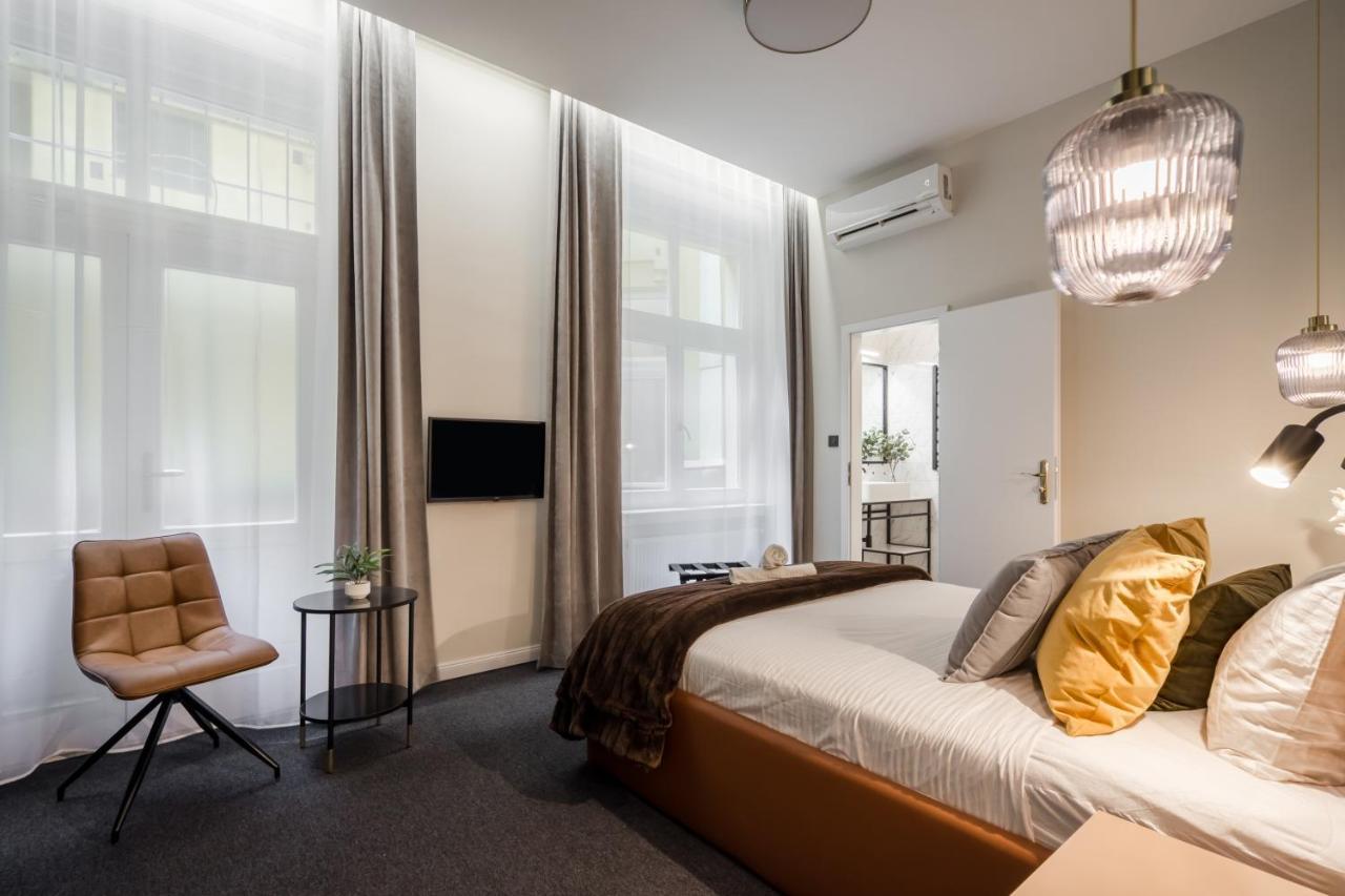 Astoria Boutique Suites- Best Location By Bqa Будапеща Екстериор снимка